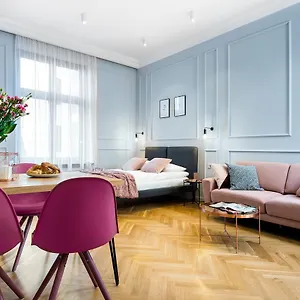 P&j Luxury , Krakow Poland